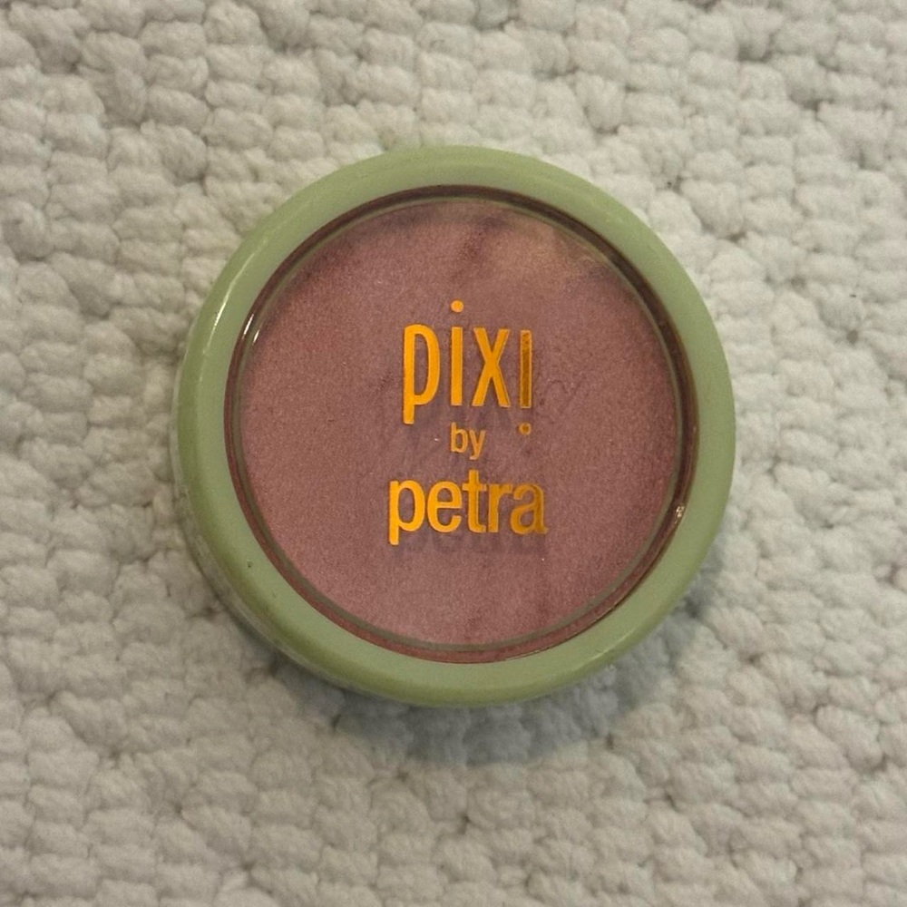 Pixi by Petra Blush